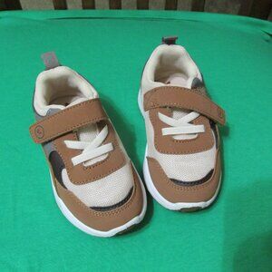 New Boys Stride Rite Sneekers